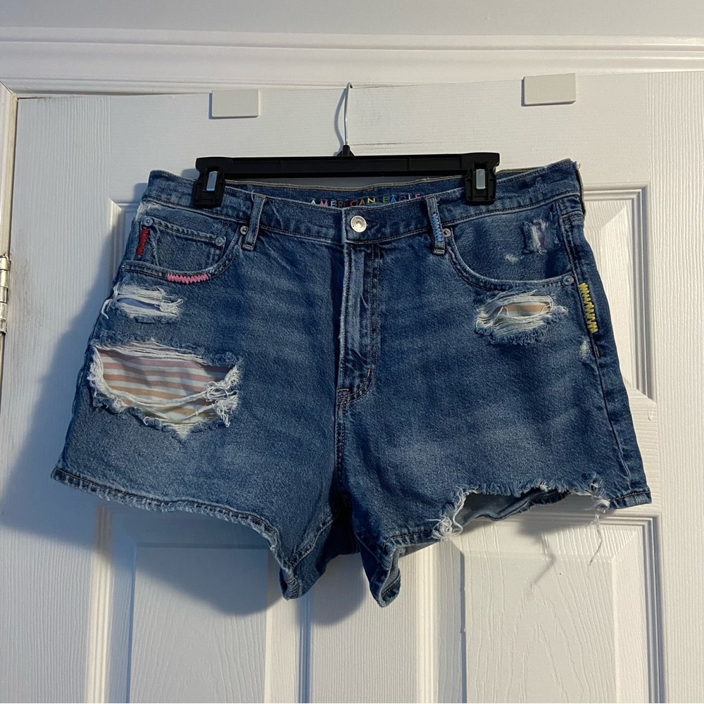 American Eagle Women’s Pride Rainbow Distressed Blue Jean Strigid Shorts Size 12